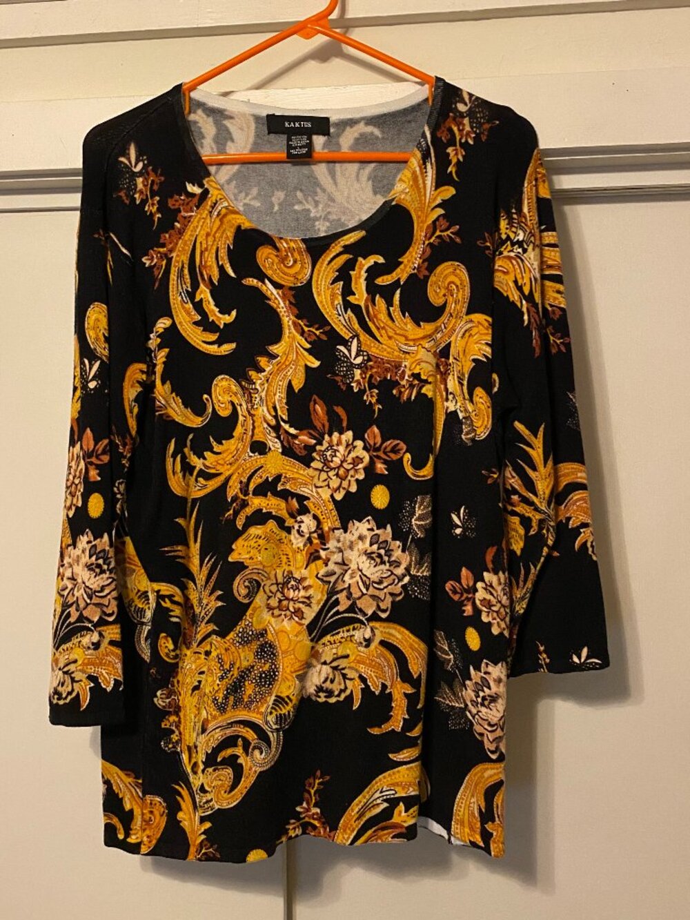 Kaktus, 90% rayon, black & gold floral tunic, size L